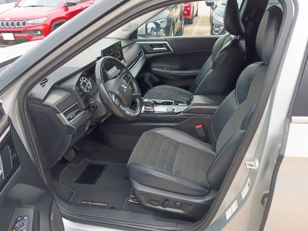 Used 2025 Mitsubishi Outlander SE AWD/4WD image 8