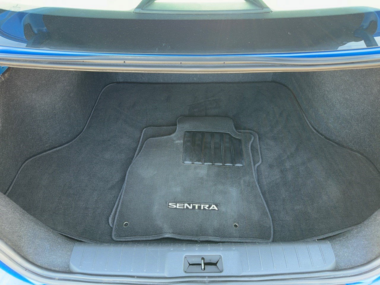 Used 2025 Nissan Sentra SV FWD image 28