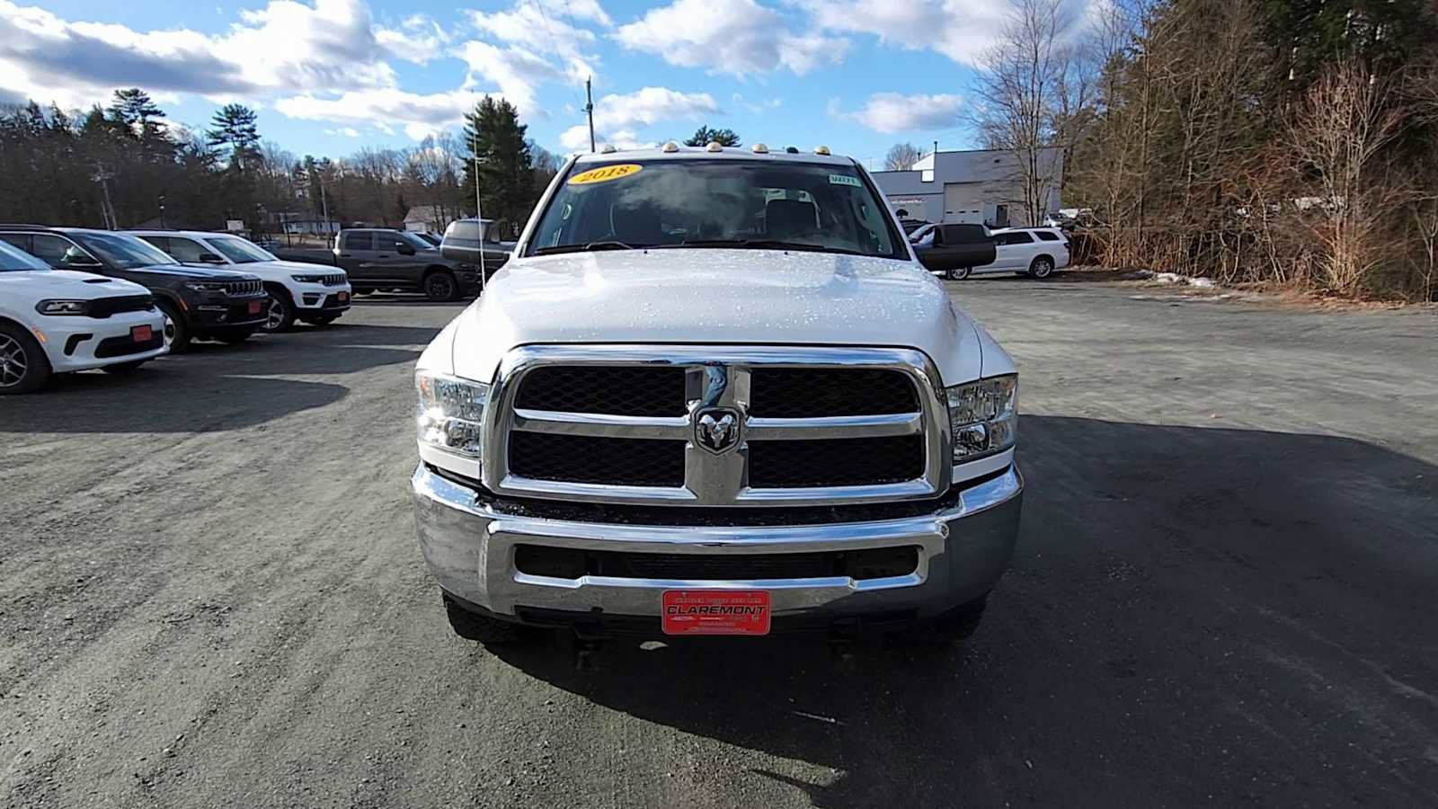 Used 2018 RAM 2500 Tradesman w/ Chrome Appearance Group AWD/4WD image 3