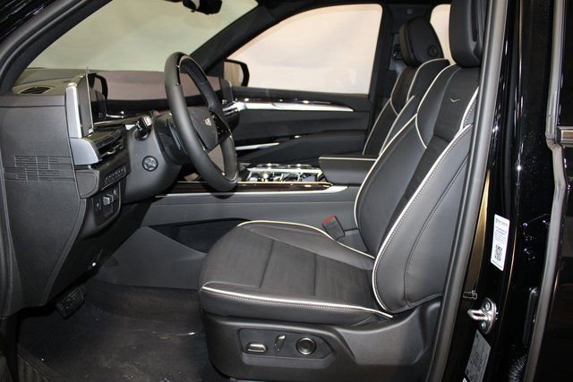 New 2026 Cadillac Escalade ESV Luxury w/ Touring Package image 4