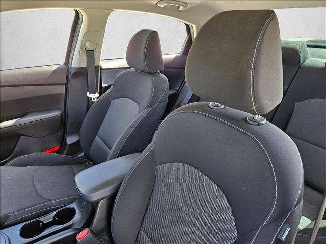 Used 2022 Kia Forte LXS FWD image 25