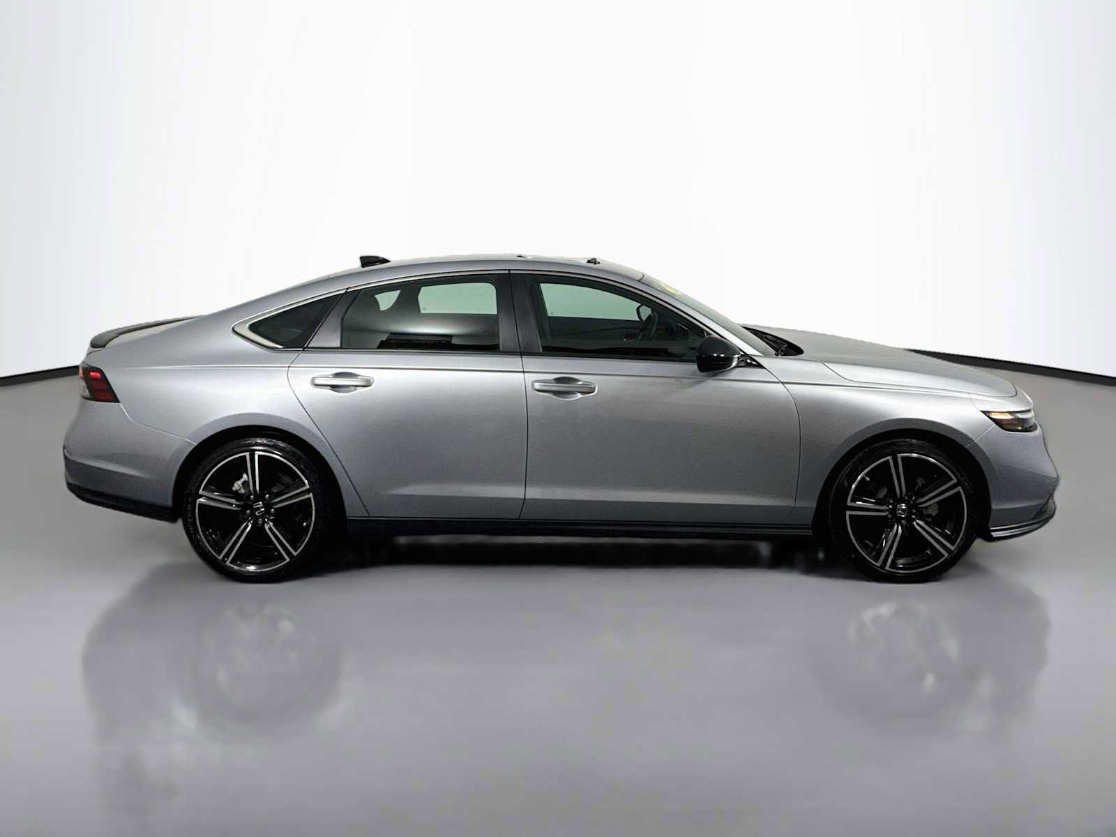 Used 2024 Honda Accord Sport image 8