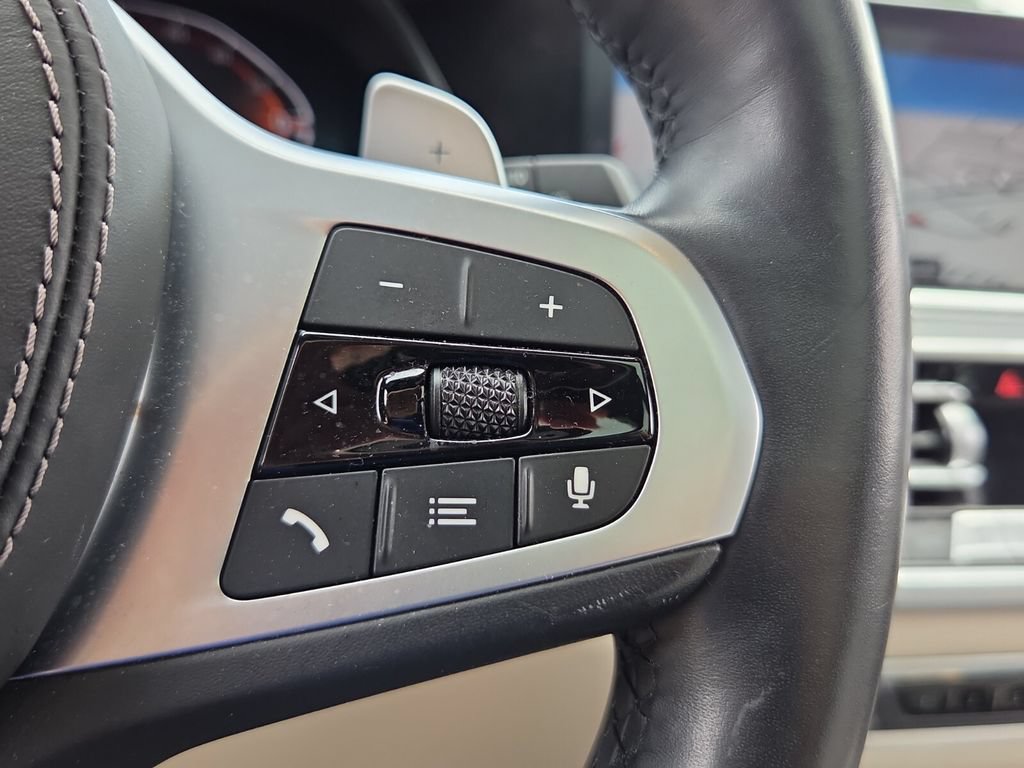 Used 2022 BMW X7 xDrive40i w/ M Sport Package AWD/4WD image 27