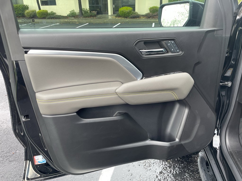 Used 2024 Chevrolet Colorado ZR2 w/ ZR2 Convenience Package III image 22