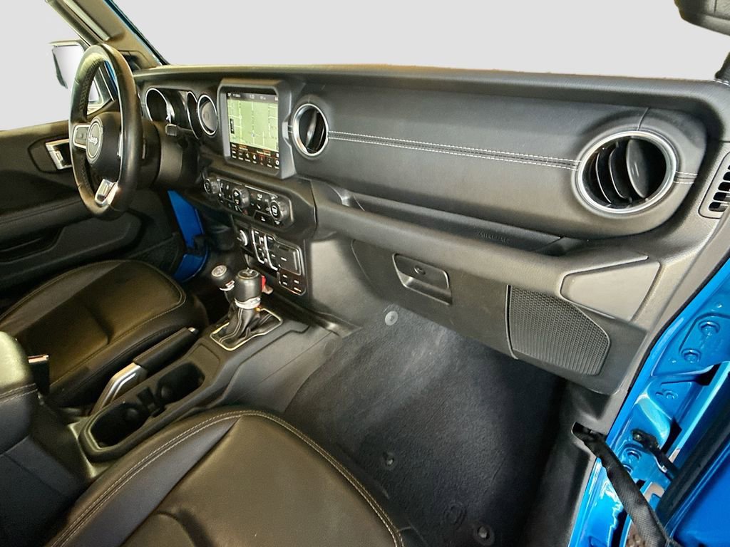Used 2023 Jeep Wrangler Unlimited Sahara w/ Cold Weather Group AWD/4WD image 33