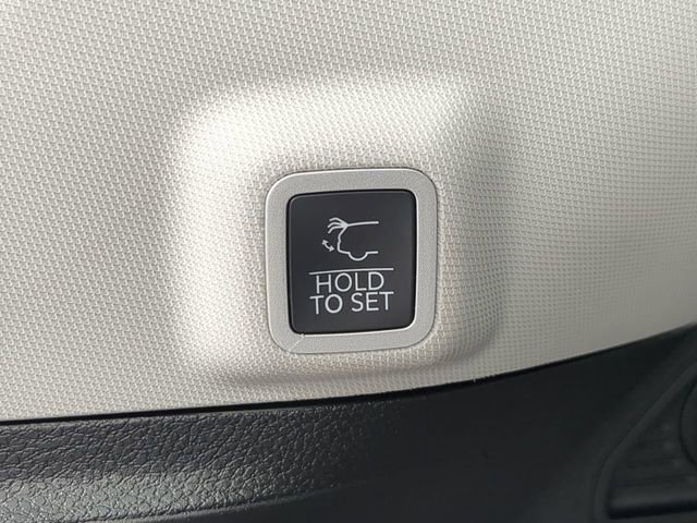 Certified 2023 Jeep Grand Cherokee Limited image 15