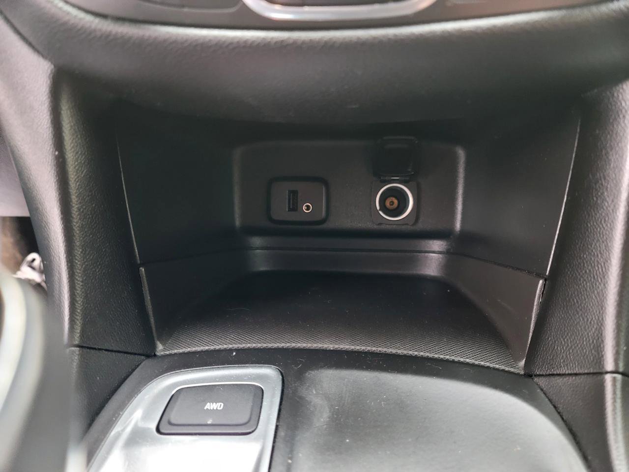 Used 2018 Chevrolet Equinox LT image 20