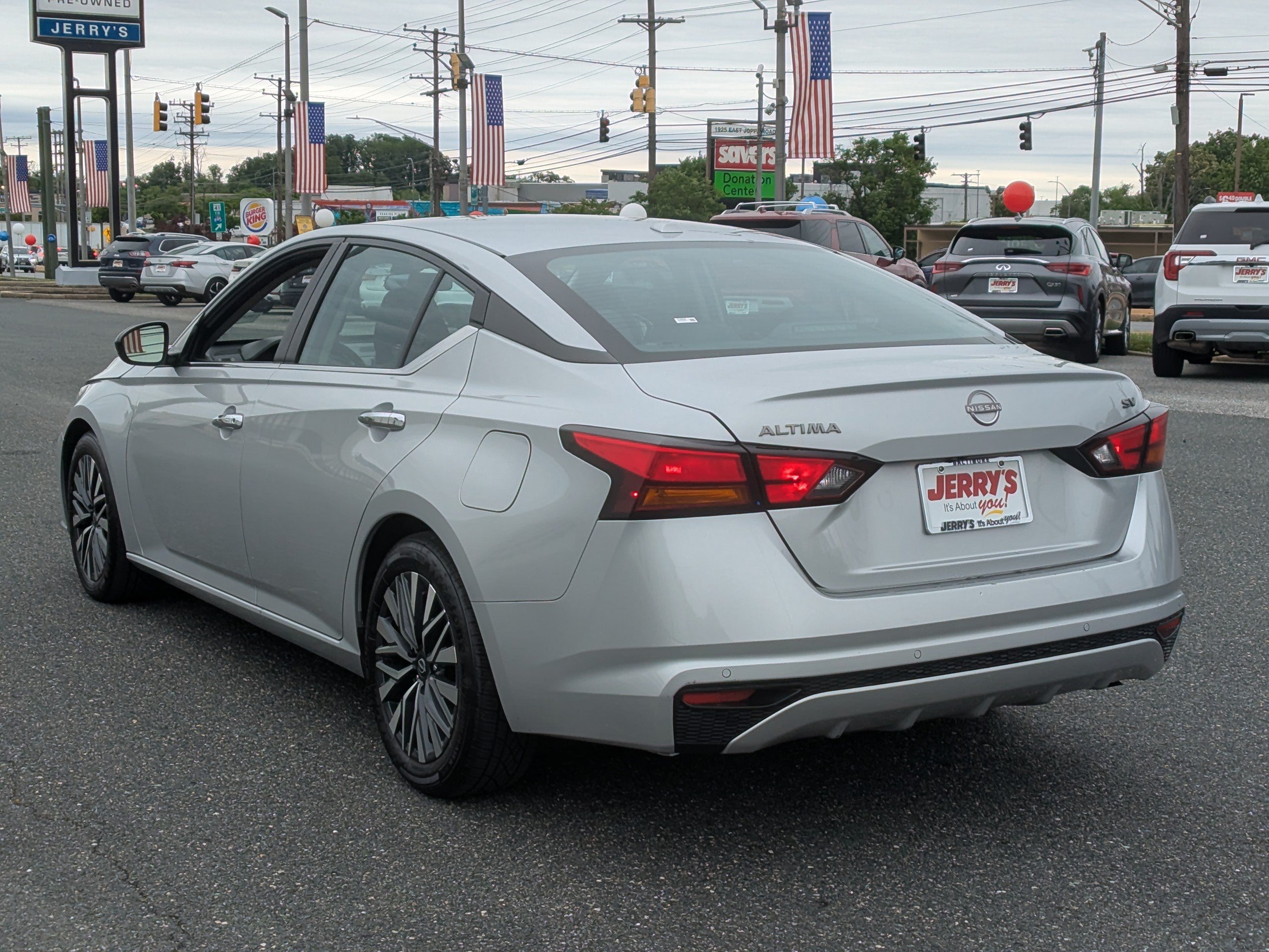 Used 2024 Nissan Altima 2.5 SV FWD image 6
