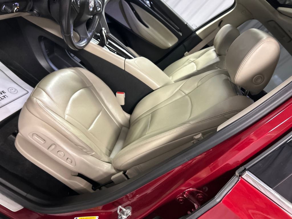 Used 2020 Buick Enclave Premium w/ Sun and Sites Package AWD/4WD image 10