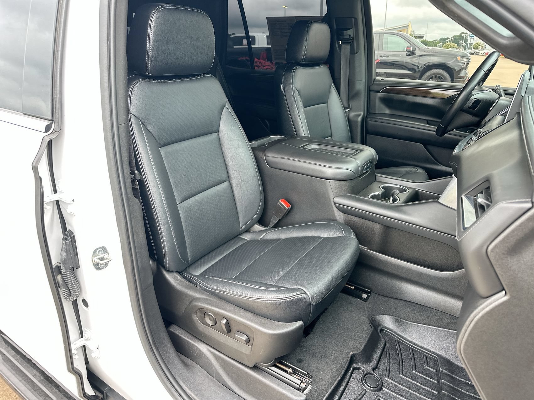 Used 2021 GMC Yukon SLE AWD/4WD image 25