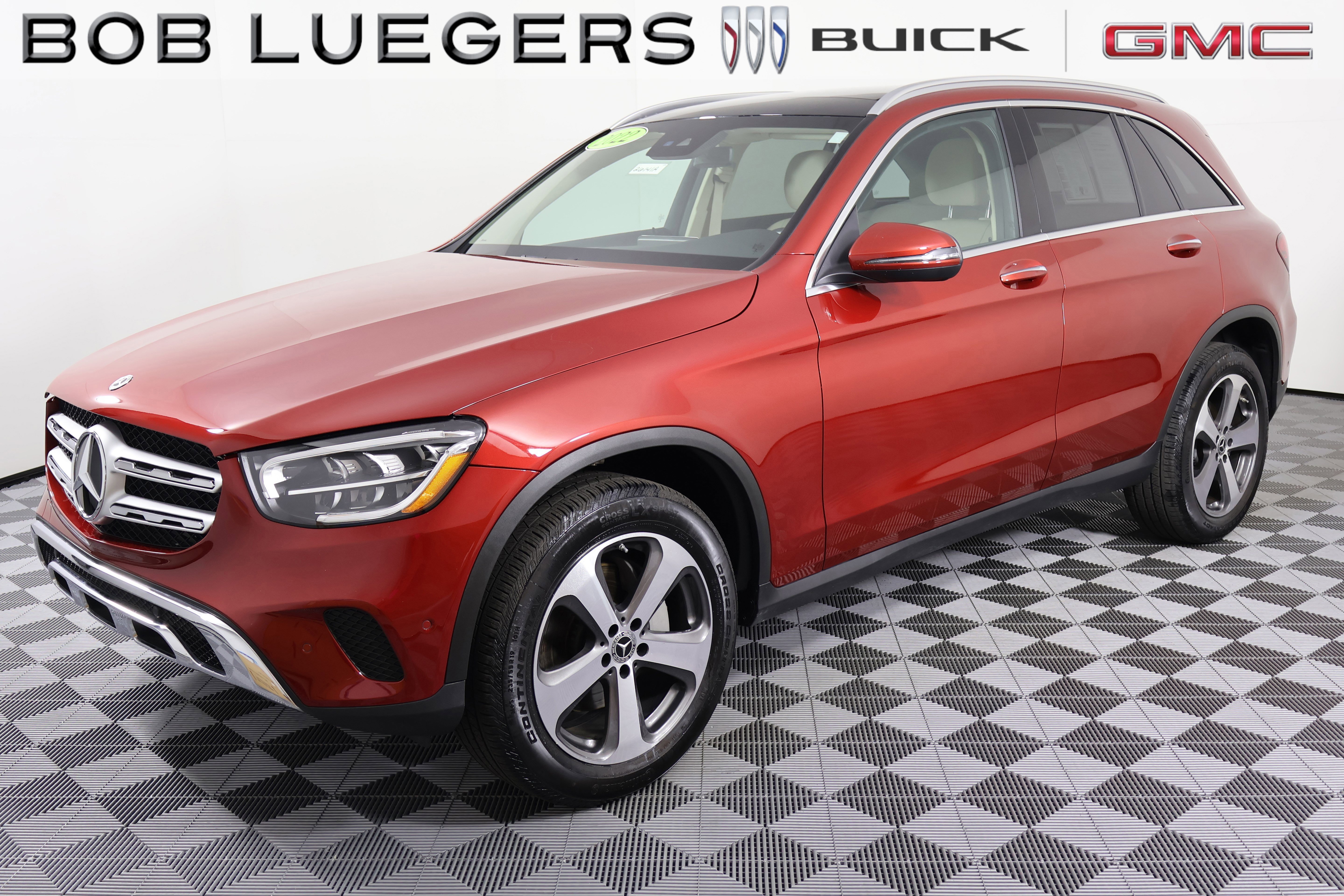 Used 2022 Mercedes-Benz GLC 300 4MATIC image 4