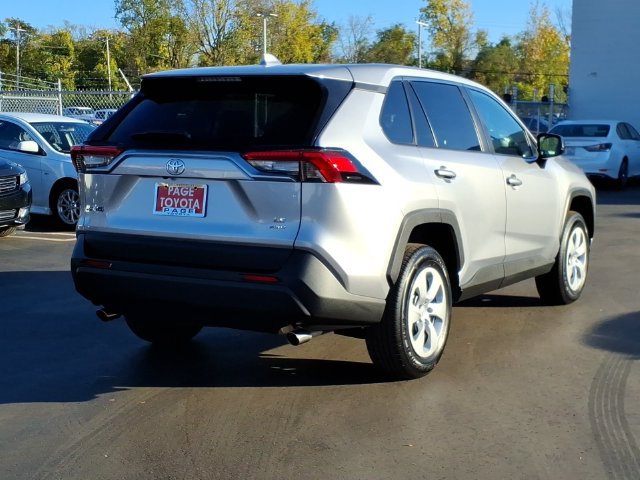 Certified 2024 Toyota RAV4 LE AWD/4WD image 4