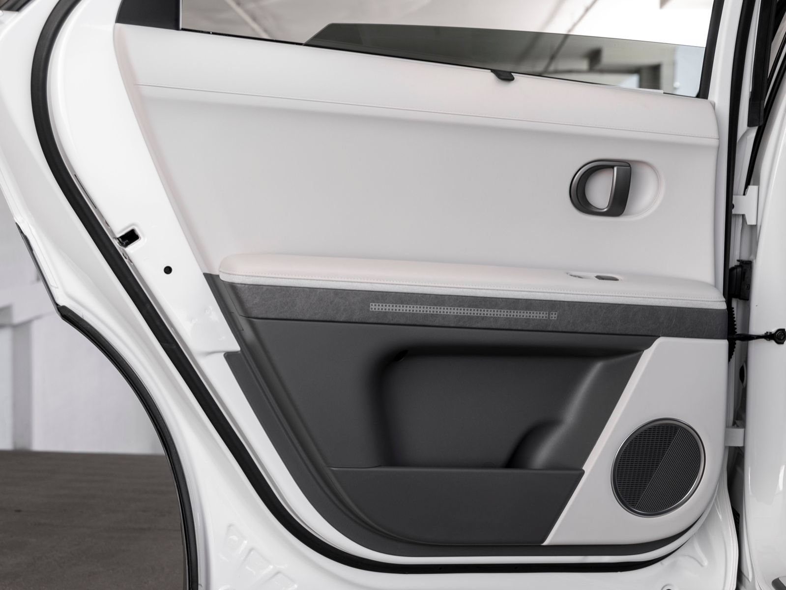 New 2026 Hyundai Ioniq 5 Limited RWD image 18