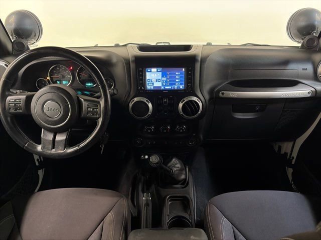 Used 2013 Jeep Wrangler Unlimited Rubicon w/ Connectivity Group image 27