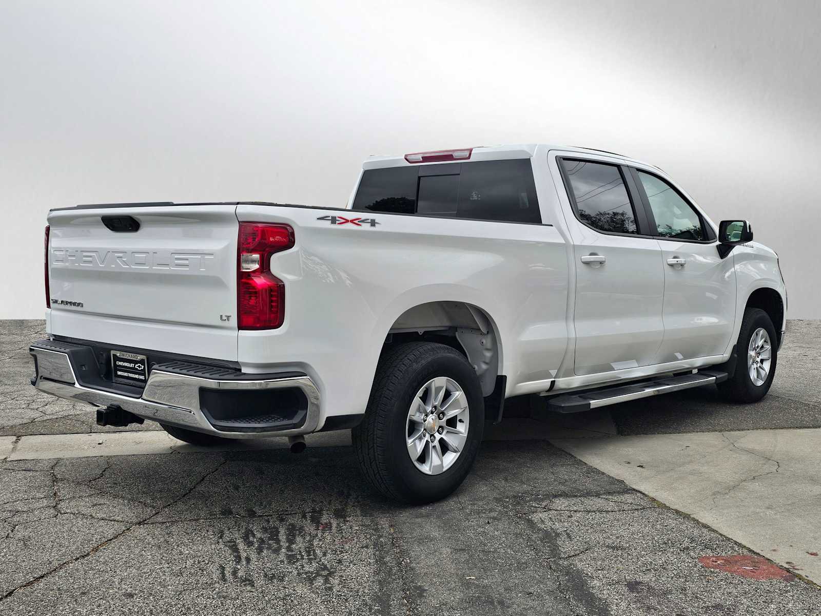 Used 2025 Chevrolet Silverado 1500 LT w/ Convenience Package II image 3