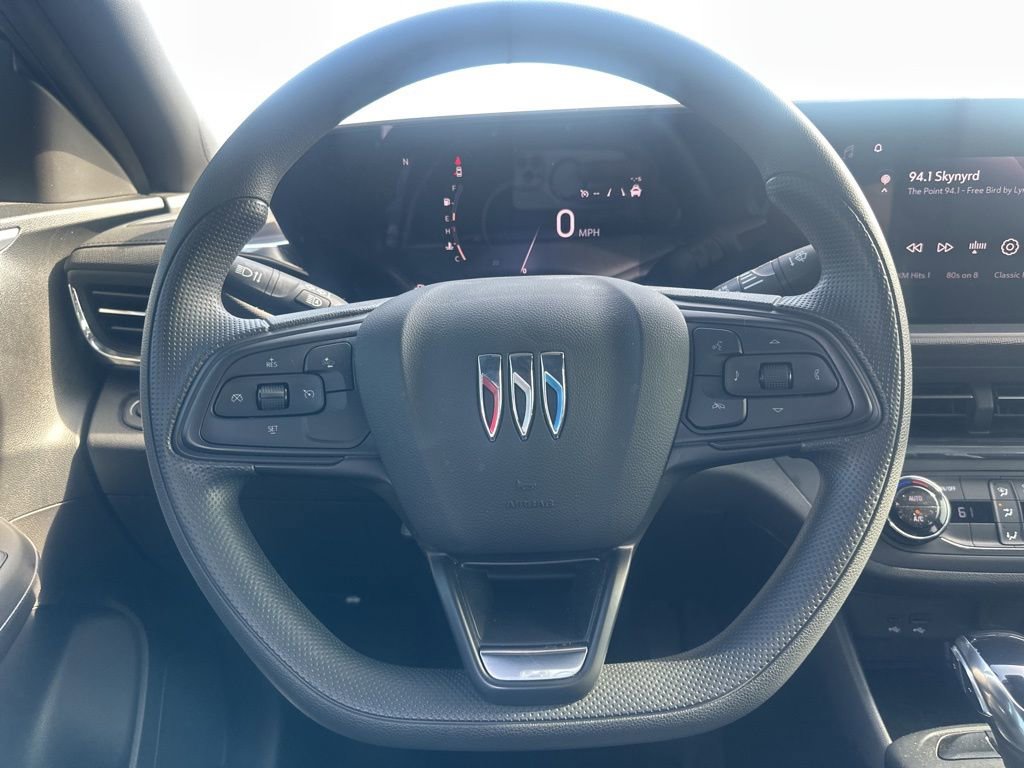 Used 2025 Buick Envista Preferred image 24