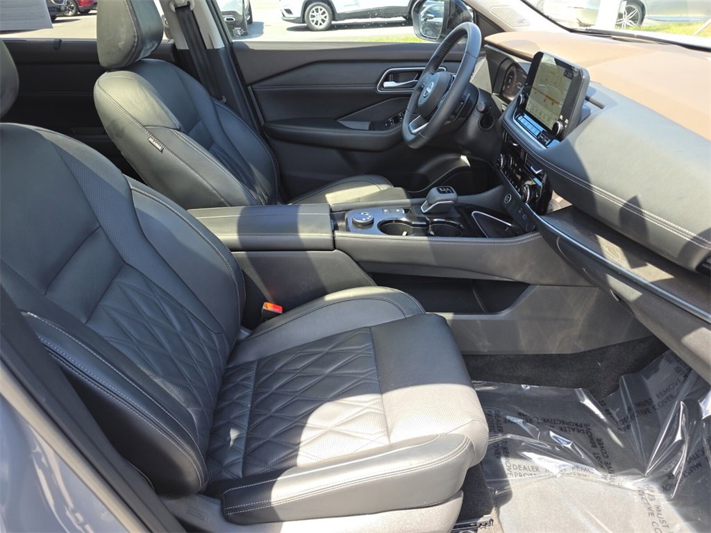 Used 2022 Nissan Rogue Platinum w/ Head-Up Display Package image 10