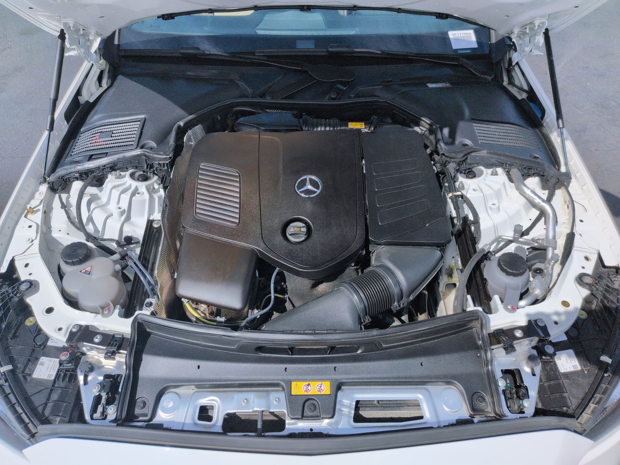 Used 2025 Mercedes-Benz C 300 Sedan image 33