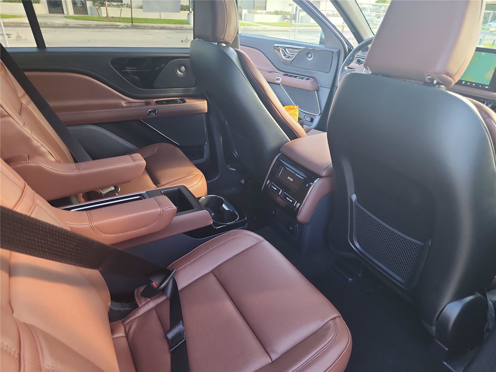 New 2027 Lincoln Aviator Reserve w/ Jet Appearance Package RWD image 23