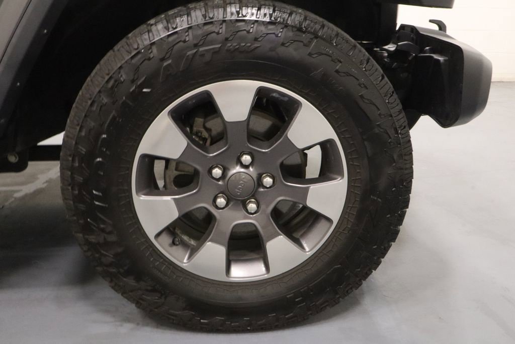 Certified 2018 Jeep Wrangler Unlimited Sahara AWD/4WD image 28