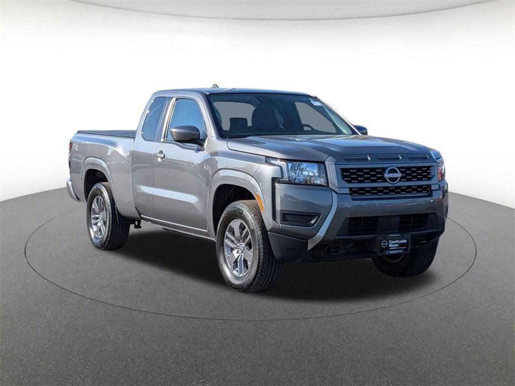 Used 2025 Nissan Frontier SV image 3