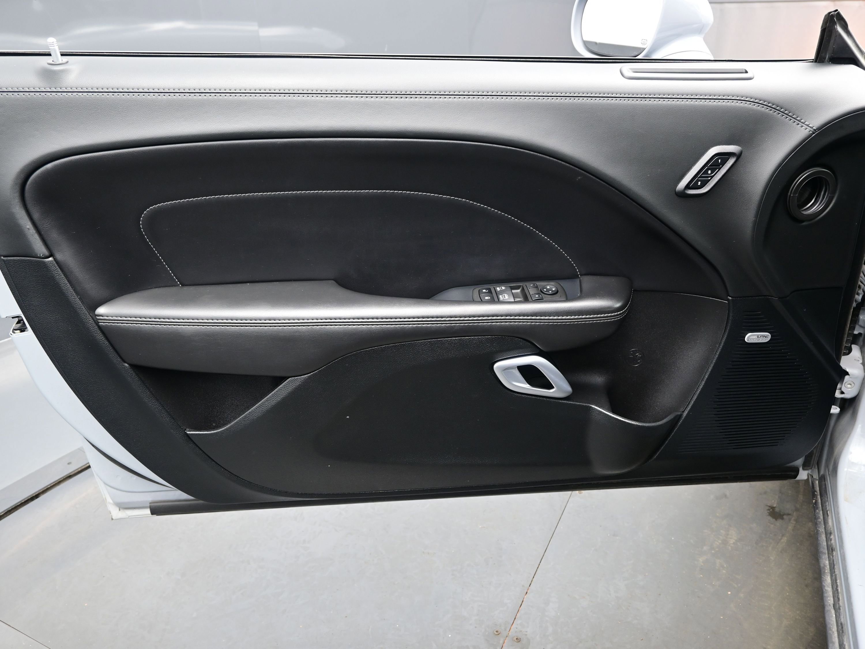 Used 2022 Dodge Challenger GT w/ Plus Package image 9