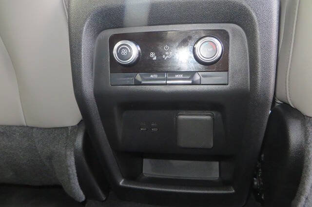 Used 2024 GMC Acadia Elevation image 42