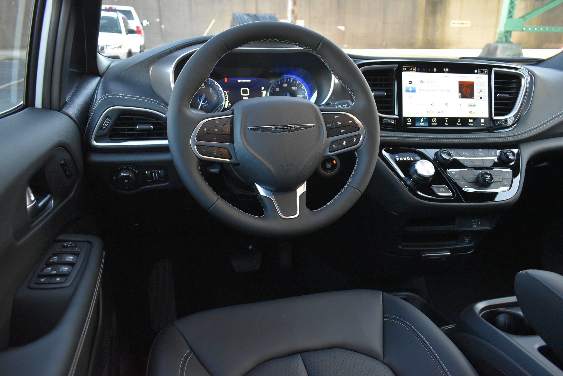 New 2026 Chrysler Pacifica Select FWD image 18