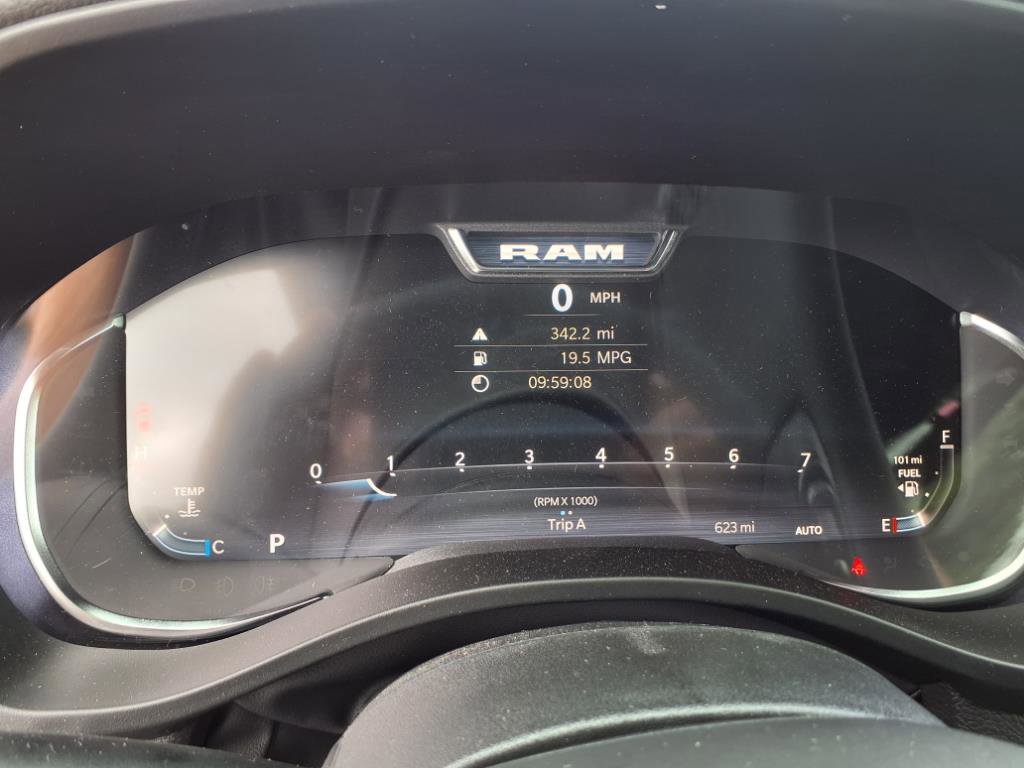 Used 2025 RAM 1500 Big Horn AWD/4WD image 9