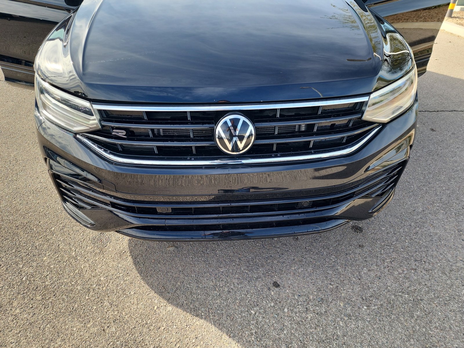 Certified 2023 Volkswagen Tiguan SE R-Line image 23