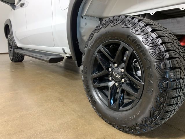 Used 2025 Chevrolet Silverado 1500 Custom Trail Boss AWD/4WD image 15