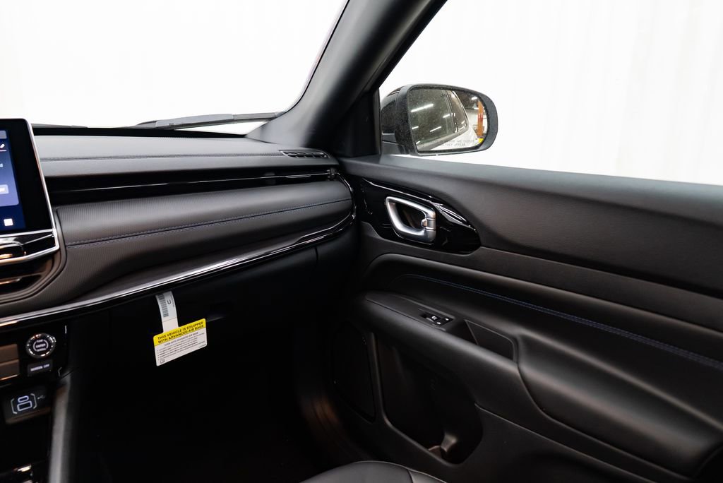 New 2026 Jeep Compass Latitude image 10