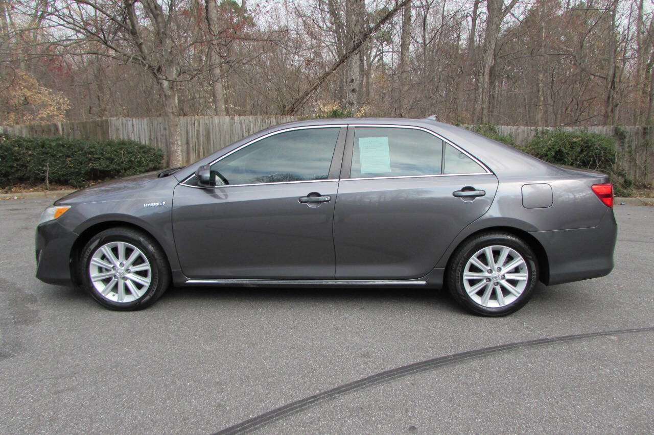 Used 2014 Toyota Camry XLE image 3