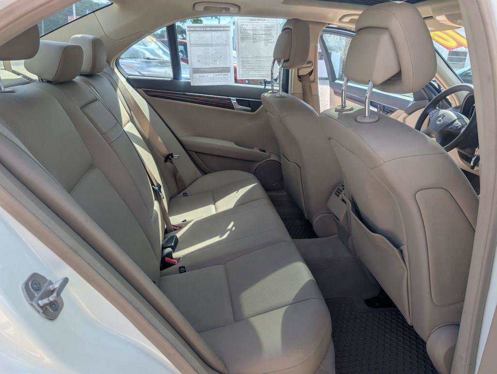 Used 2010 Mercedes-Benz C 300 4MATIC Sedan image 12