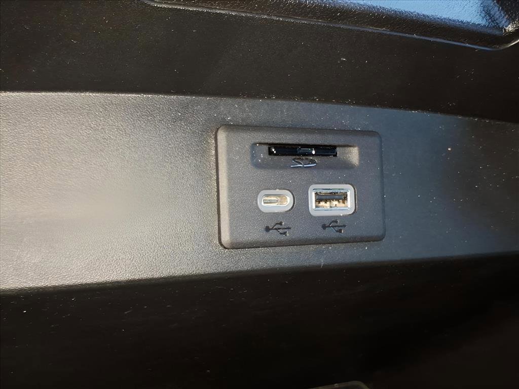 Used 2021 Chevrolet Suburban High Country image 19