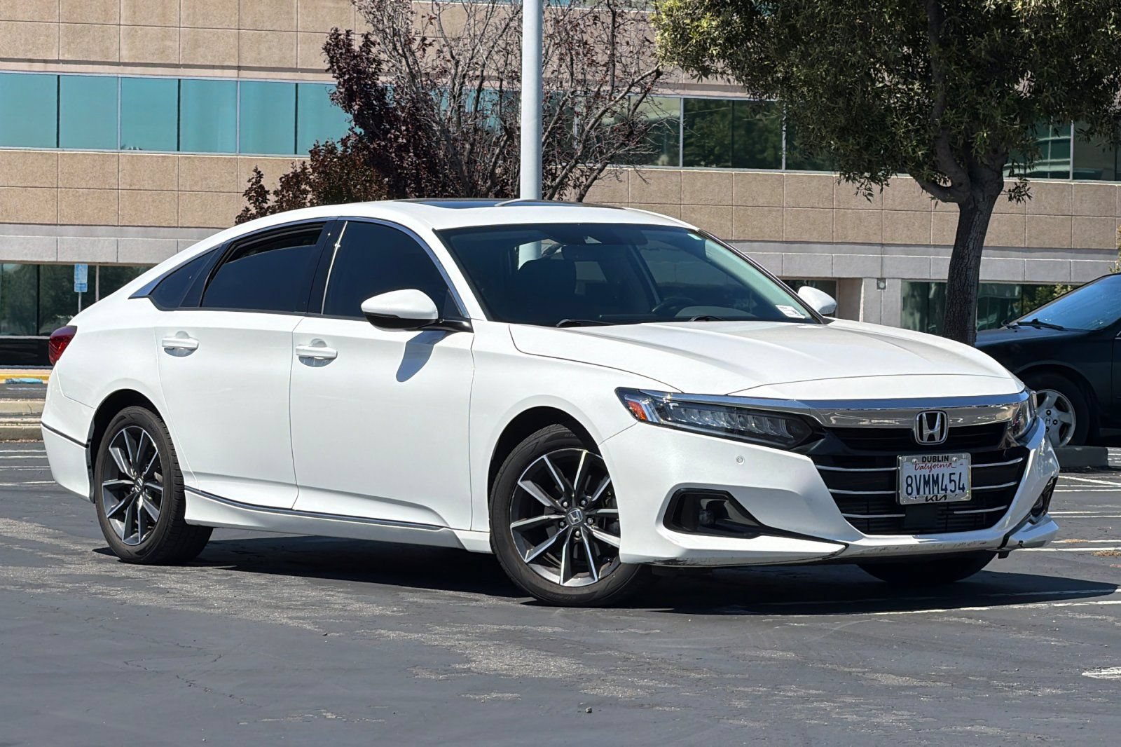 Used 2021 Honda Accord EX-L image 2