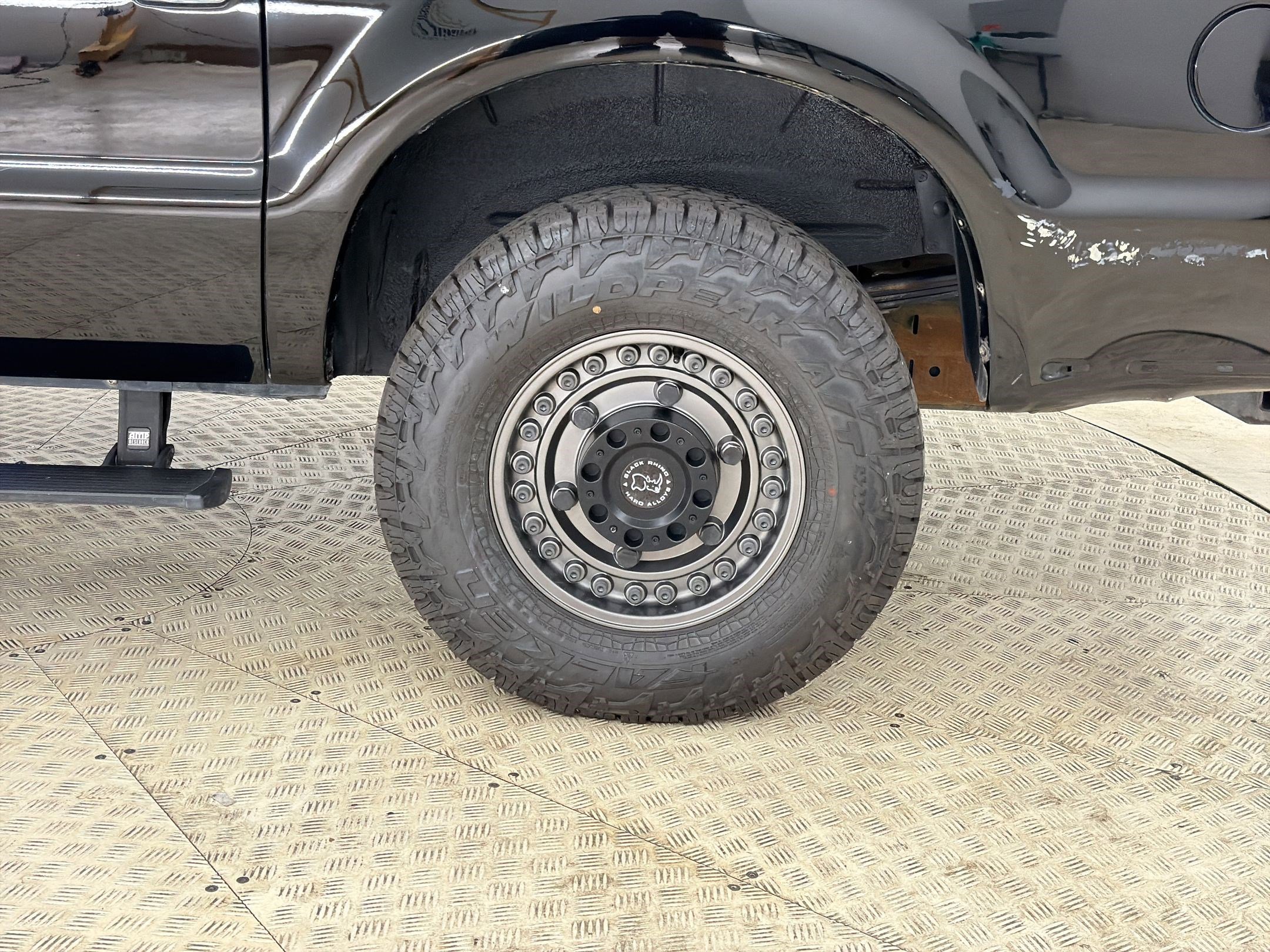 Used 2004 Ford Excursion Limited image 11