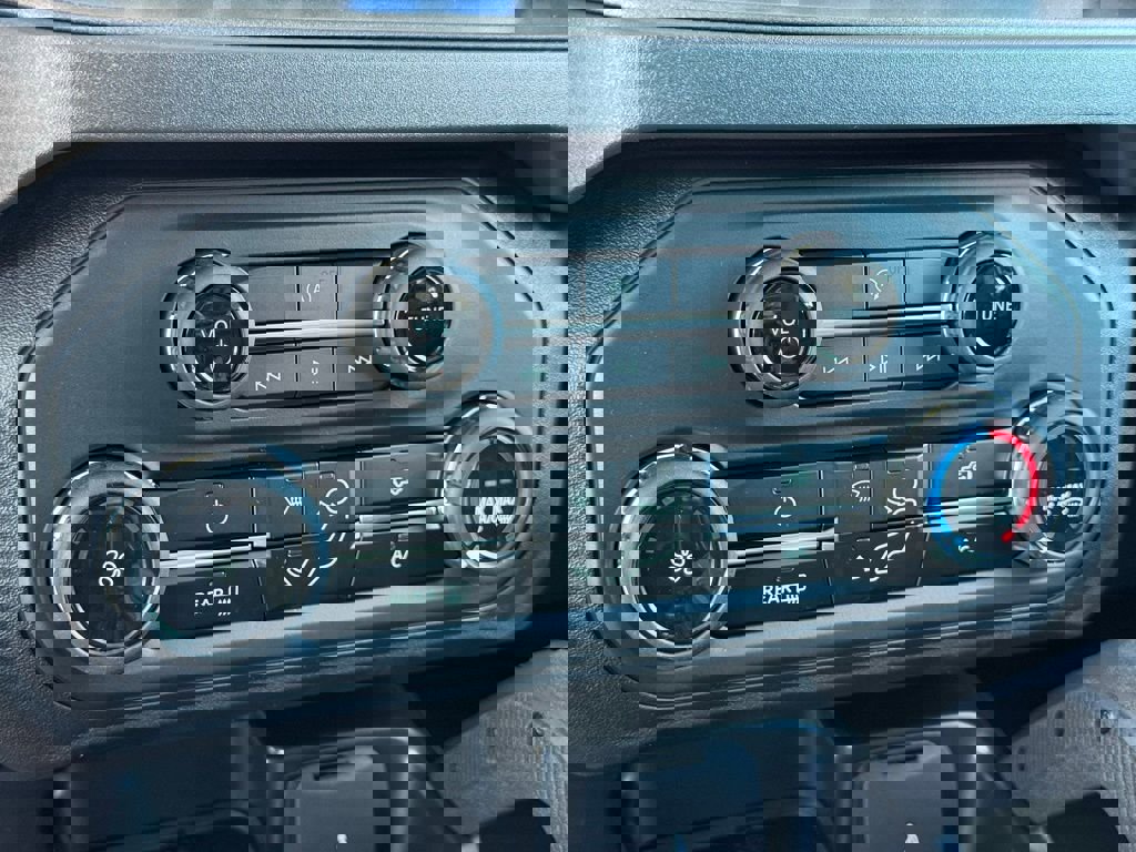 New 2025 Ford Bronco Badlands image 11