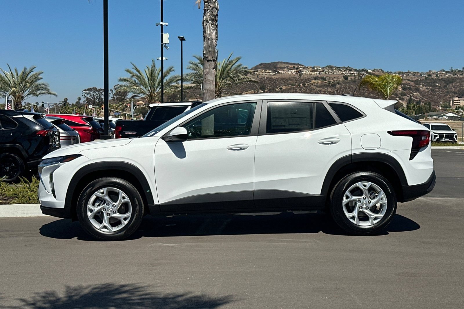 New 2026 Chevrolet Trax LS w/ LS Convenience Package FWD image 7