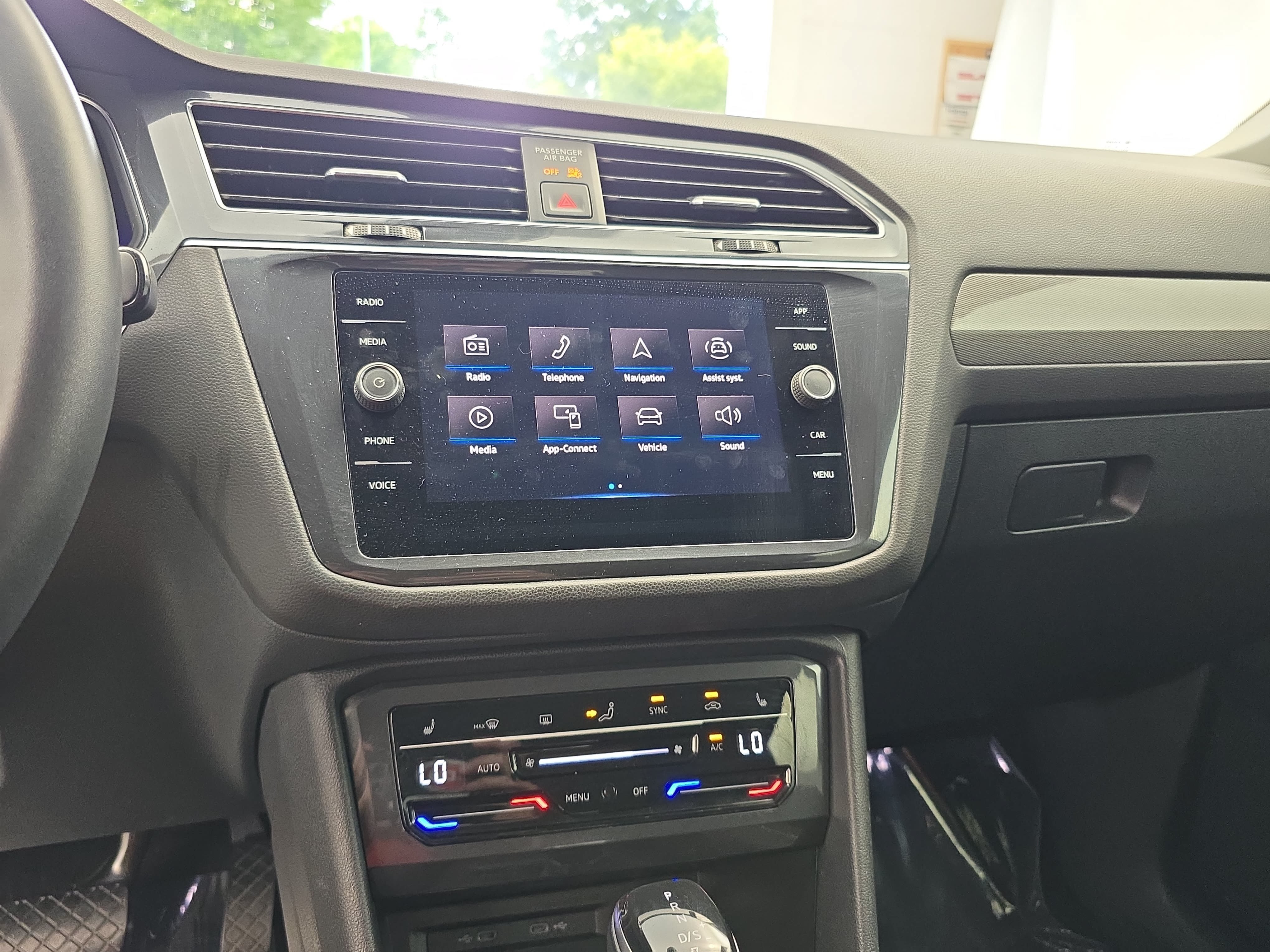 Used 2023 Volkswagen Tiguan SE FWD image 19