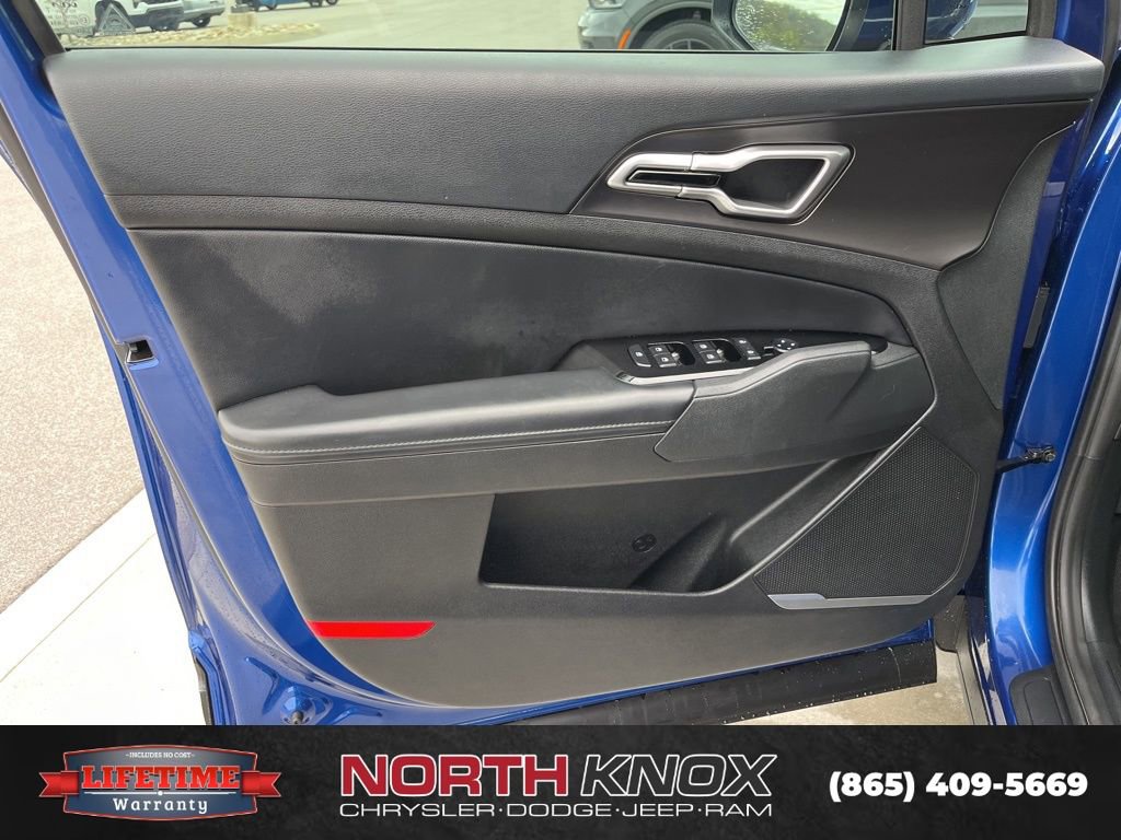 Used 2023 Kia Sportage EX image 5