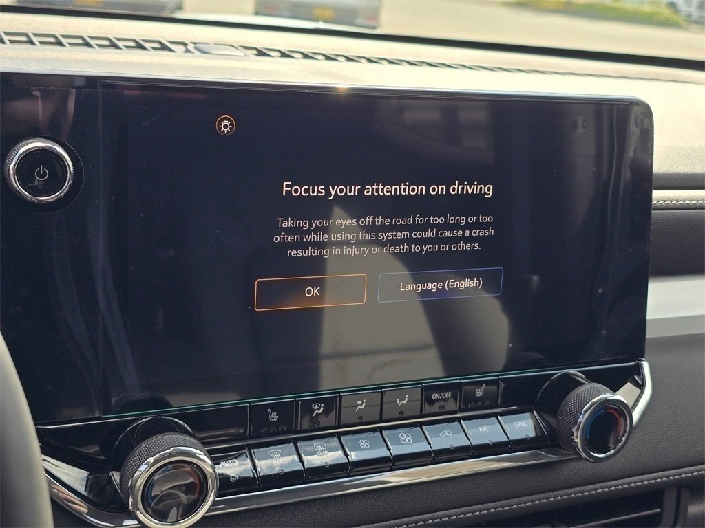 New 2025 Chevrolet Colorado LT w/ LT Convenience Package image 26