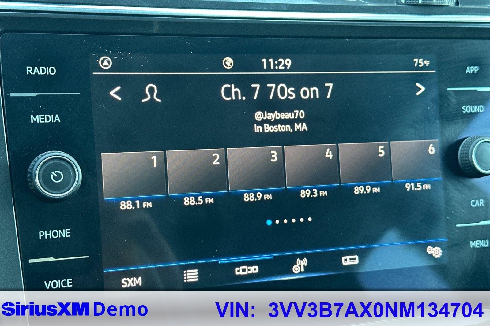 Used 2022 Volkswagen Tiguan SE image 30