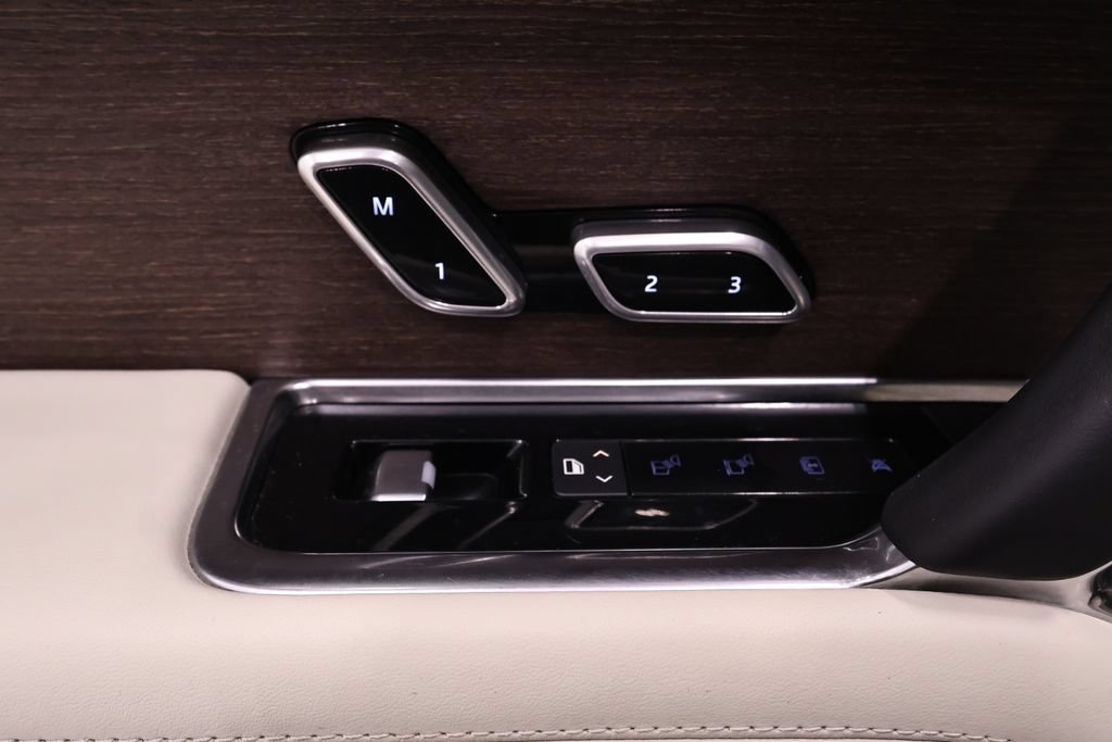 Used 2023 Land Rover Range Rover Autobiography AWD/4WD image 15