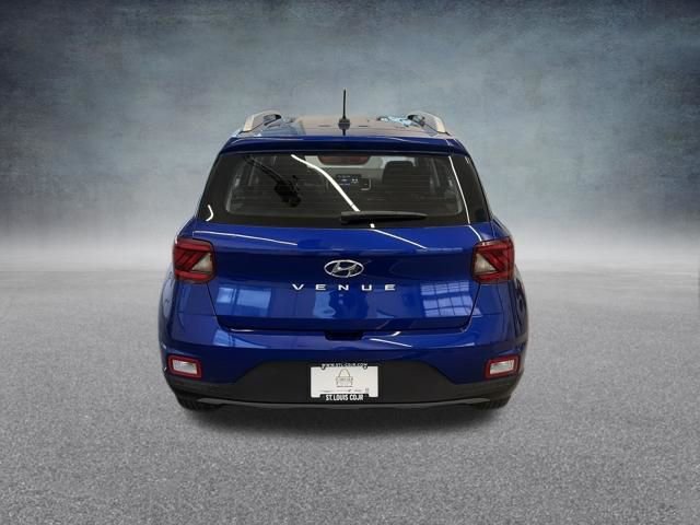 Used 2025 Hyundai Venue SEL image 8