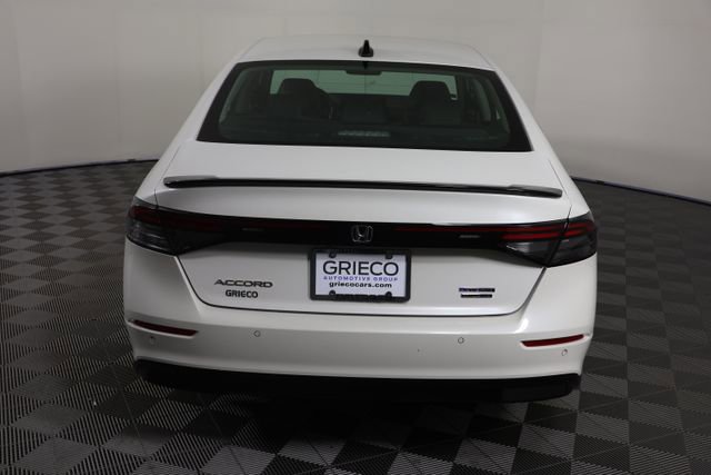 Used 2023 Honda Accord Touring image 7