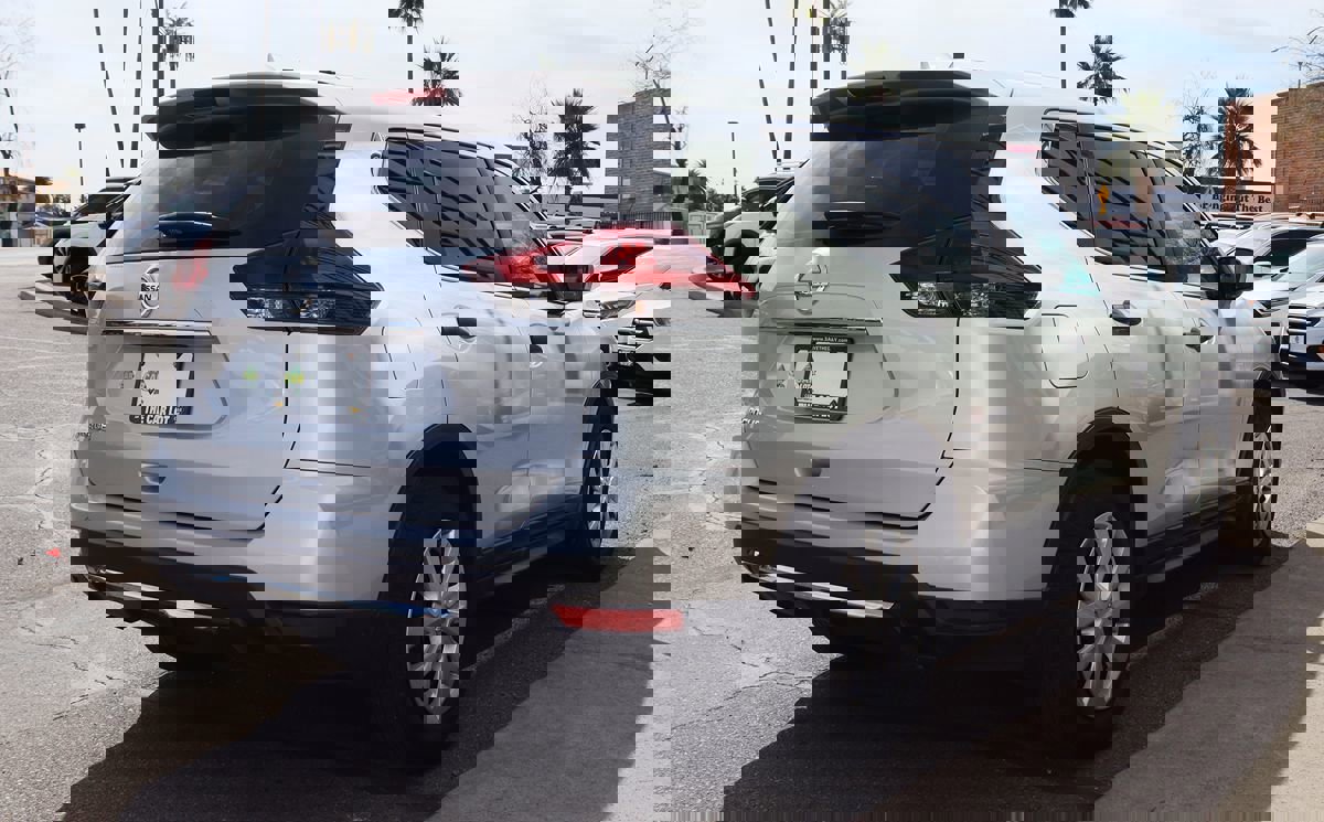 Used 2019 Nissan Rogue S image 13