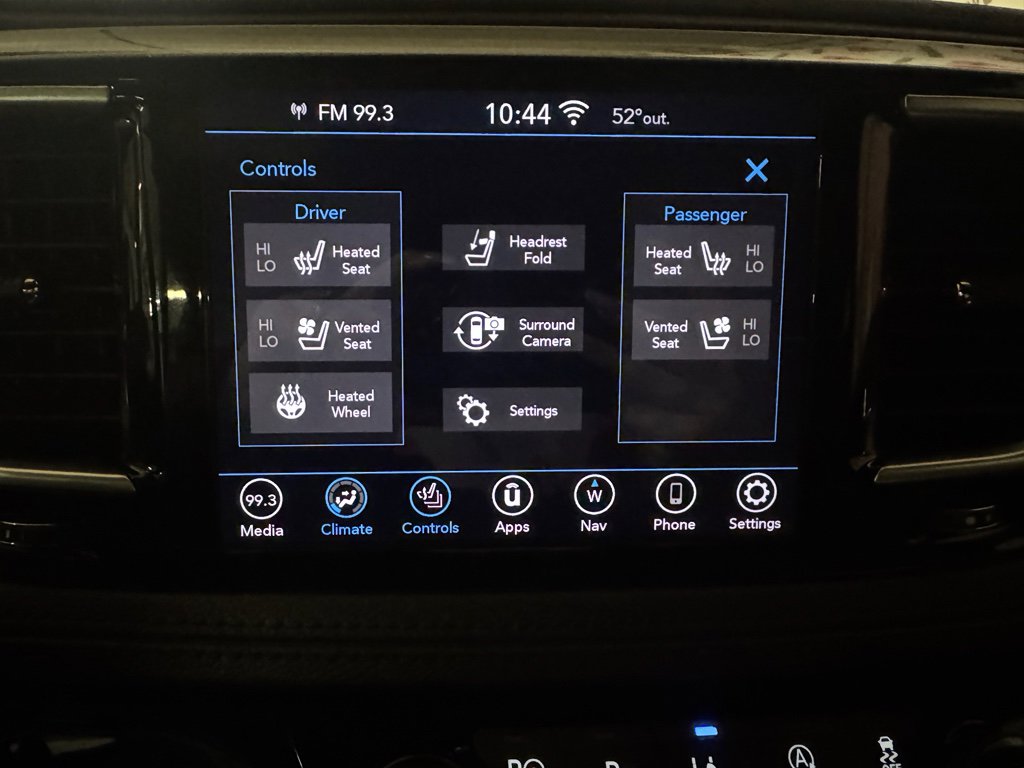 Used 2020 Chrysler Pacifica Limited image 37