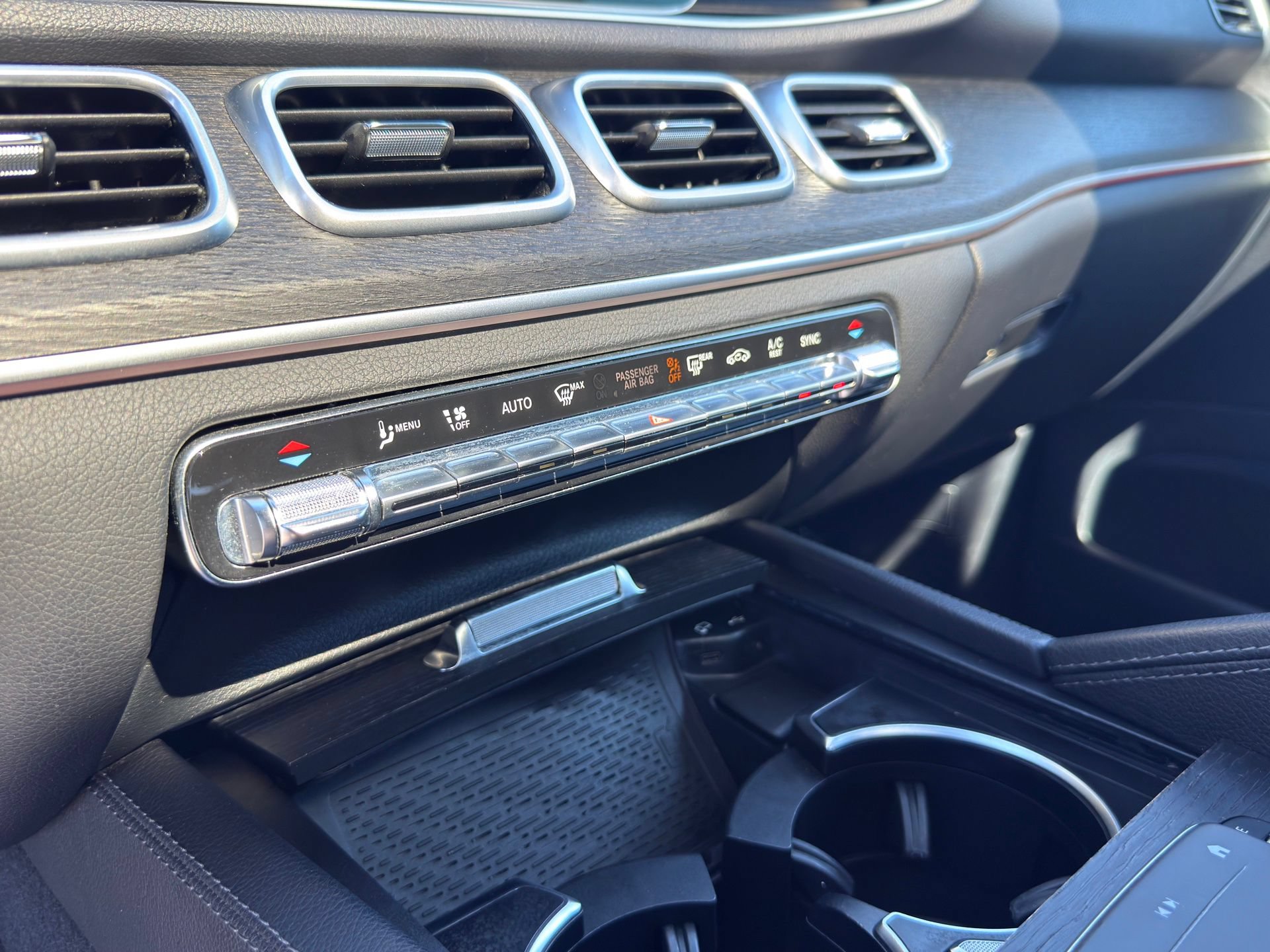 Used 2023 Mercedes-Benz GLE 350 w/ Premium Package image 14