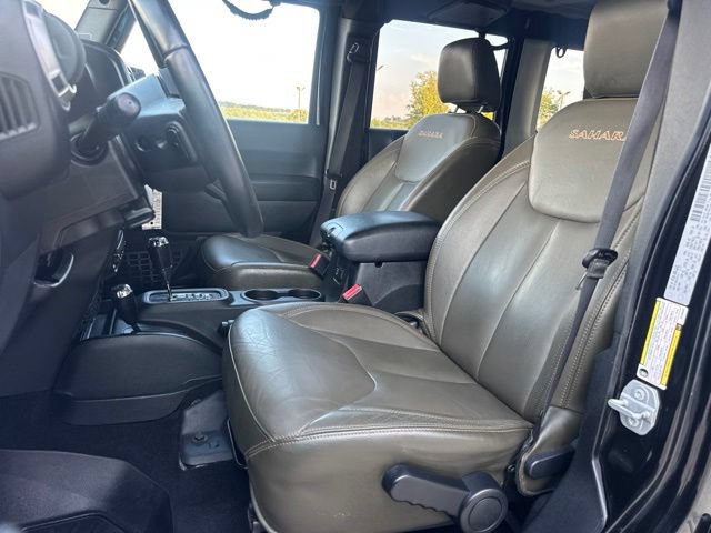Used 2017 Jeep Wrangler Unlimited Sahara w/ Connectivity Group AWD/4WD image 9